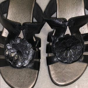 Clarks Shoes - Clark’s bendables sandals 8 black leather nwot Clarks Shoes - Clark’s bendables sandals 8 black leather nwot